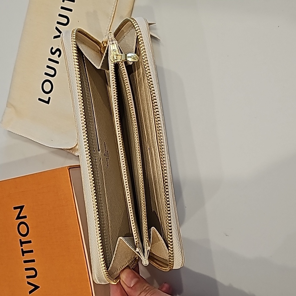 Louis Vuitton Clemence Wallet Damier Azur - Picture 2 of 11